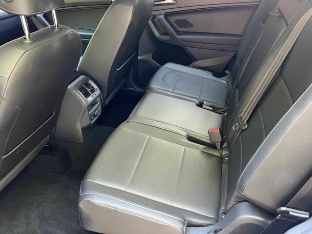 Серый Фольксваген Тигуан, объемом двигателя 2 л и пробегом 32 тыс. км за 9000 $, фото 12 на Automoto.ua