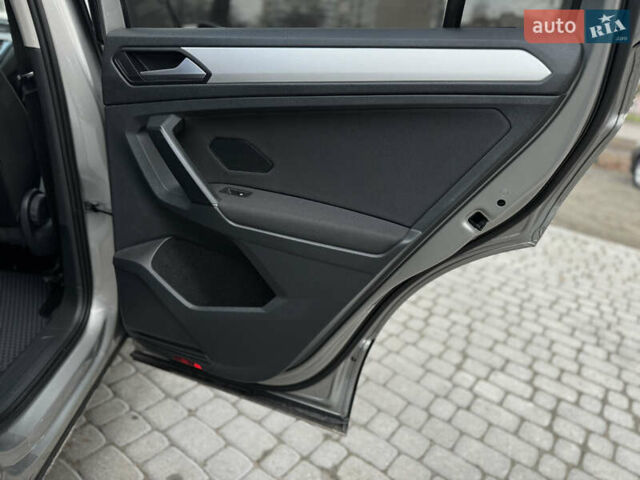 Серый Фольксваген Тигуан, объемом двигателя 2 л и пробегом 248 тыс. км за 21500 $, фото 31 на Automoto.ua