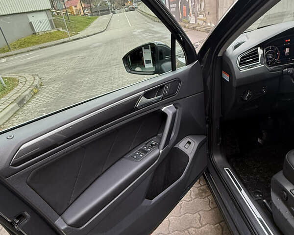 Сірий Фольксваген Тігуан, об'ємом двигуна 1.98 л та пробігом 83 тис. км за 30700 $, фото 12 на Automoto.ua