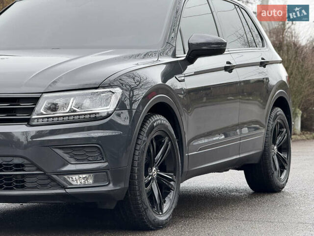 Серый Фольксваген Тигуан, объемом двигателя 2 л и пробегом 56 тыс. км за 24999 $, фото 26 на Automoto.ua