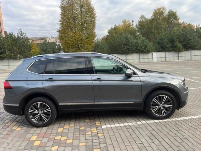 Серый Фольксваген Тигуан, объемом двигателя 2 л и пробегом 135 тыс. км за 18500 $, фото 6 на Automoto.ua