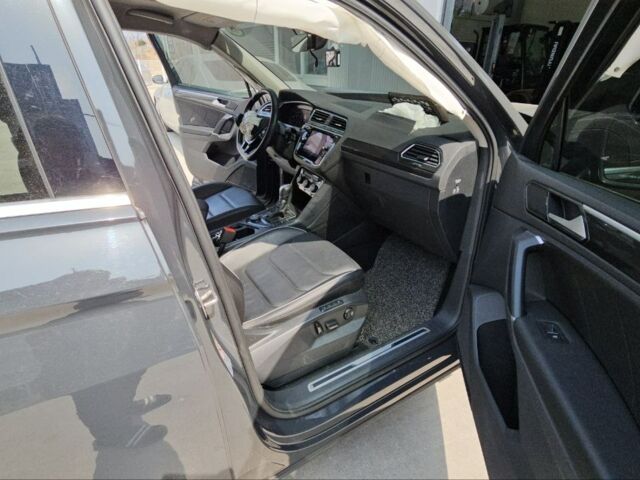 Серый Фольксваген Тигуан, объемом двигателя 2 л и пробегом 80 тыс. км за 16500 $, фото 17 на Automoto.ua