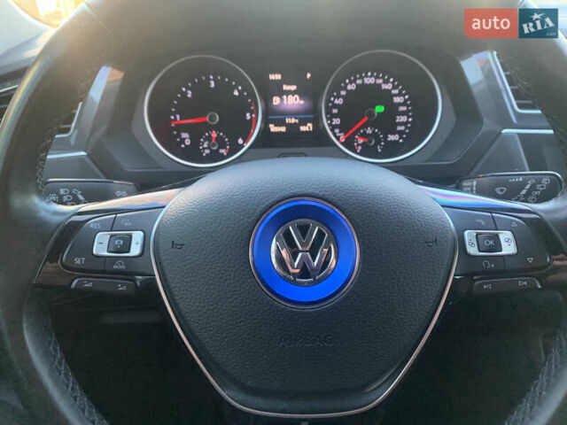 Сірий Фольксваген Тігуан, об'ємом двигуна 1.97 л та пробігом 185 тис. км за 22900 $, фото 14 на Automoto.ua