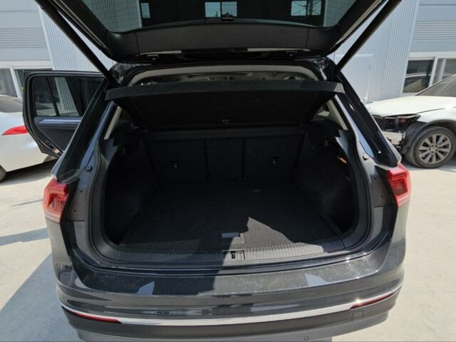 Серый Фольксваген Тигуан, объемом двигателя 2 л и пробегом 80 тыс. км за 16500 $, фото 48 на Automoto.ua