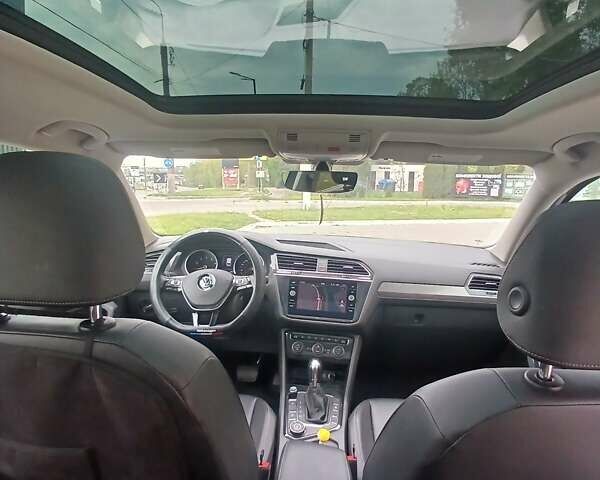 Серый Фольксваген Тигуан, объемом двигателя 1.98 л и пробегом 54 тыс. км за 25499 $, фото 5 на Automoto.ua