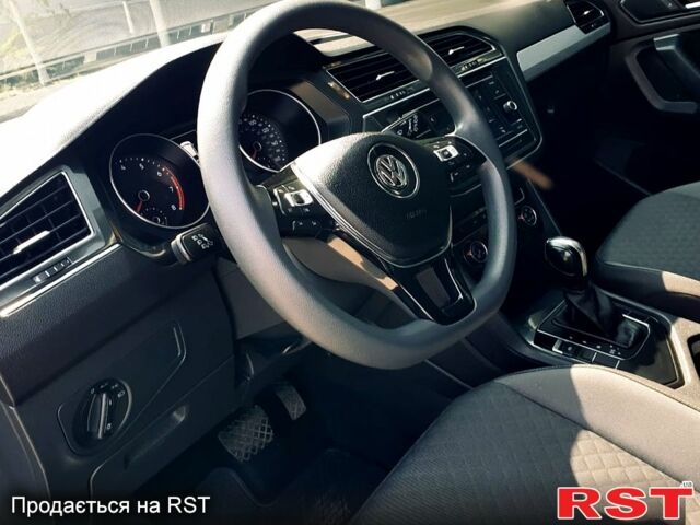 Серый Фольксваген Тигуан, объемом двигателя 2 л и пробегом 88 тыс. км за 16500 $, фото 4 на Automoto.ua