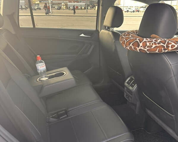 Серый Фольксваген Тигуан, объемом двигателя 1.98 л и пробегом 93 тыс. км за 21500 $, фото 8 на Automoto.ua