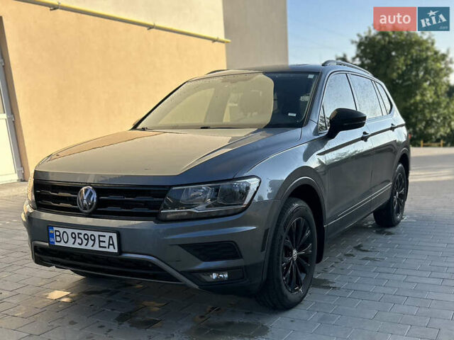 Сірий Фольксваген Тігуан, об'ємом двигуна 1.98 л та пробігом 145 тис. км за 17800 $, фото 3 на Automoto.ua