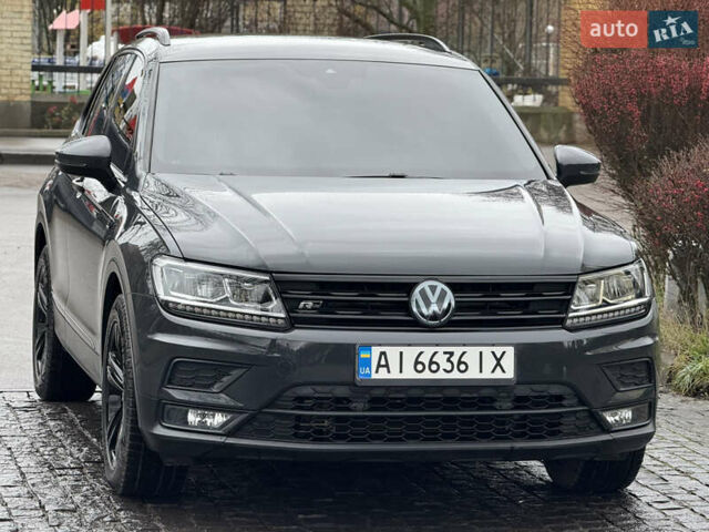 Серый Фольксваген Тигуан, объемом двигателя 2 л и пробегом 56 тыс. км за 24999 $, фото 32 на Automoto.ua