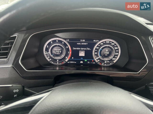 Сірий Фольксваген Тігуан, об'ємом двигуна 2 л та пробігом 175 тис. км за 19300 $, фото 23 на Automoto.ua