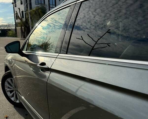 Серый Фольксваген Тигуан, объемом двигателя 2 л и пробегом 147 тыс. км за 17500 $, фото 8 на Automoto.ua