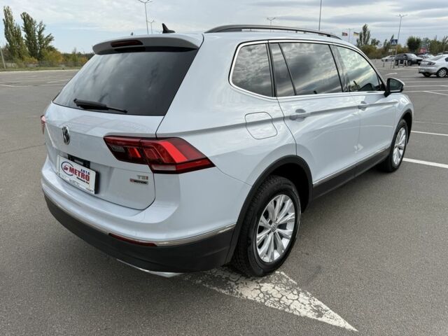 Серый Фольксваген Тигуан, объемом двигателя 2 л и пробегом 158 тыс. км за 17900 $, фото 5 на Automoto.ua