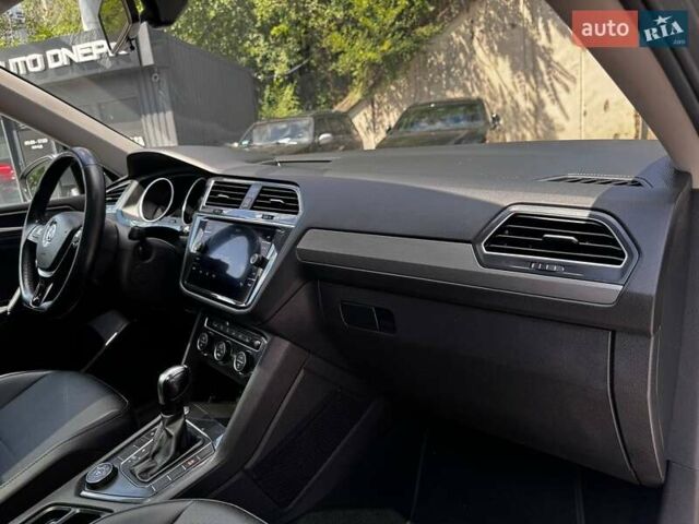Сірий Фольксваген Тігуан, об'ємом двигуна 2 л та пробігом 167 тис. км за 19500 $, фото 11 на Automoto.ua