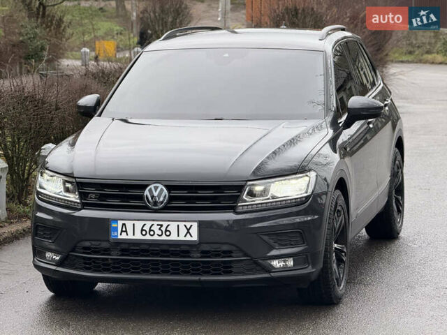 Серый Фольксваген Тигуан, объемом двигателя 2 л и пробегом 56 тыс. км за 24999 $, фото 23 на Automoto.ua