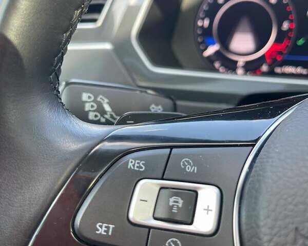 Серый Фольксваген Тигуан, объемом двигателя 1.98 л и пробегом 194 тыс. км за 24299 $, фото 78 на Automoto.ua