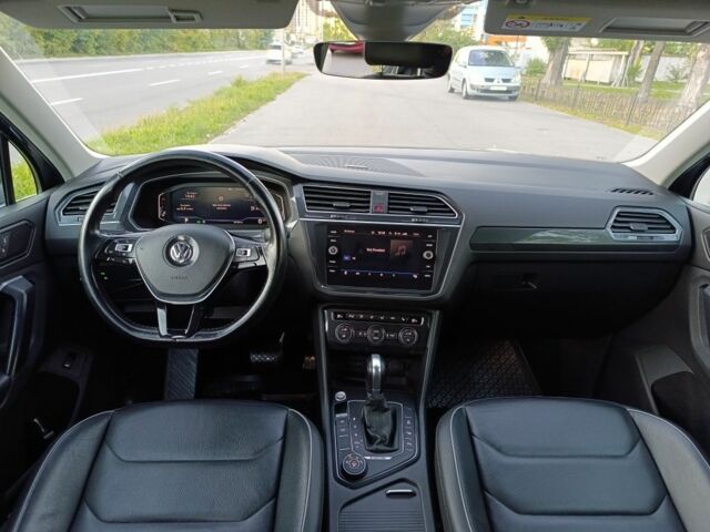 Серый Фольксваген Тигуан, объемом двигателя 2 л и пробегом 180 тыс. км за 30000 $, фото 11 на Automoto.ua