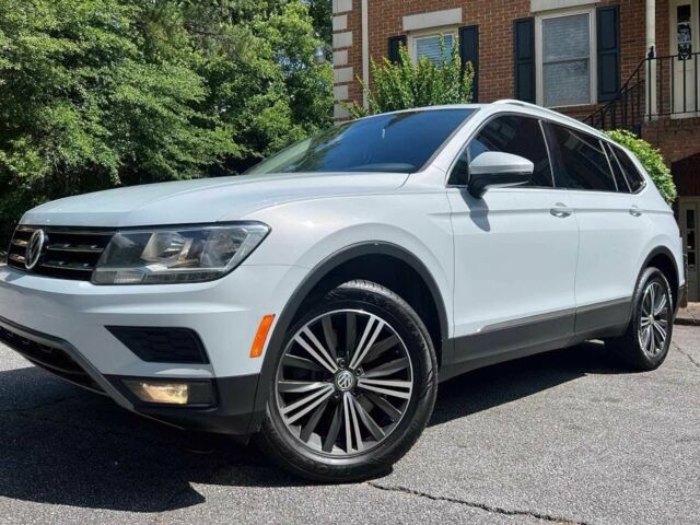 Серый Фольксваген Тигуан, объемом двигателя 2 л и пробегом 32 тыс. км за 9000 $, фото 2 на Automoto.ua