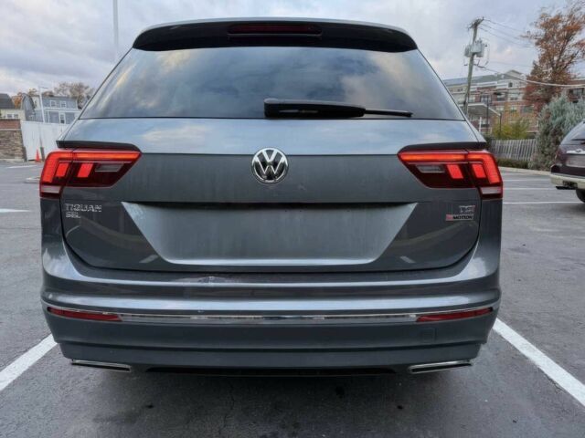 Серый Фольксваген Тигуан, объемом двигателя 2 л и пробегом 36 тыс. км за 18500 $, фото 4 на Automoto.ua