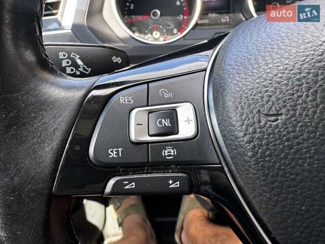 Сірий Фольксваген Тігуан, об'ємом двигуна 2 л та пробігом 167 тис. км за 19500 $, фото 22 на Automoto.ua