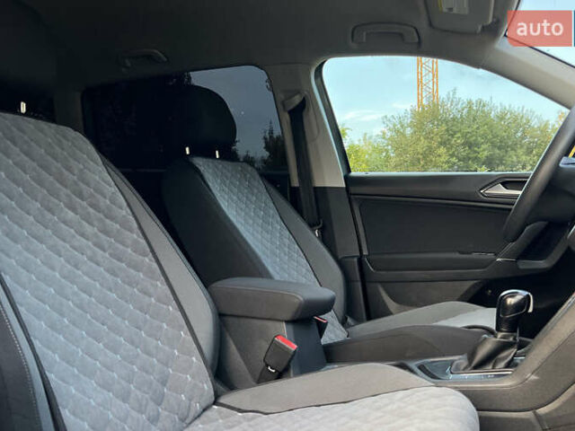 Серый Фольксваген Тигуан, объемом двигателя 2 л и пробегом 190 тыс. км за 17700 $, фото 15 на Automoto.ua