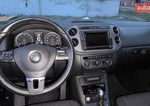 Серый Фольксваген Тигуан, объемом двигателя 1.98 л и пробегом 96 тыс. км за 12500 $, фото 13 на Automoto.ua