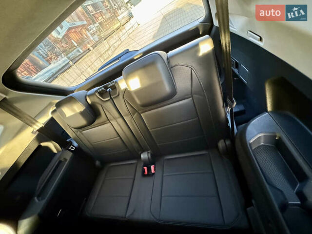 Серый Фольксваген Тигуан, объемом двигателя 2 л и пробегом 104 тыс. км за 20300 $, фото 26 на Automoto.ua