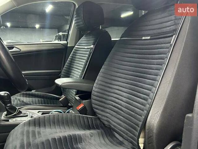 Серый Фольксваген Тигуан, объемом двигателя 1.97 л и пробегом 275 тыс. км за 26400 $, фото 8 на Automoto.ua