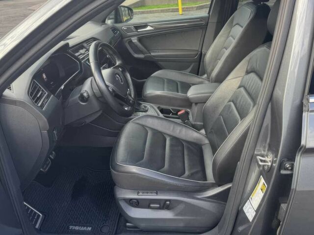 Сірий Фольксваген Тігуан, об'ємом двигуна 2 л та пробігом 38 тис. км за 9000 $, фото 9 на Automoto.ua