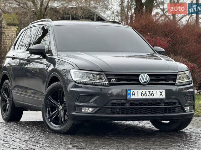 Серый Фольксваген Тигуан, объемом двигателя 2 л и пробегом 56 тыс. км за 24999 $, фото 1 на Automoto.ua