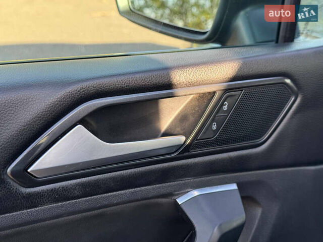 Сірий Фольксваген Тігуан, об'ємом двигуна 1.98 л та пробігом 155 тис. км за 18500 $, фото 15 на Automoto.ua