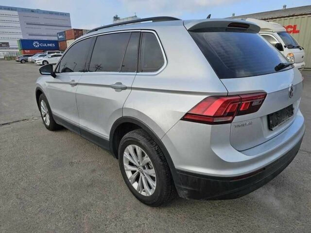 Серый Фольксваген Тигуан, объемом двигателя 2 л и пробегом 67 тыс. км за 20000 $, фото 4 на Automoto.ua