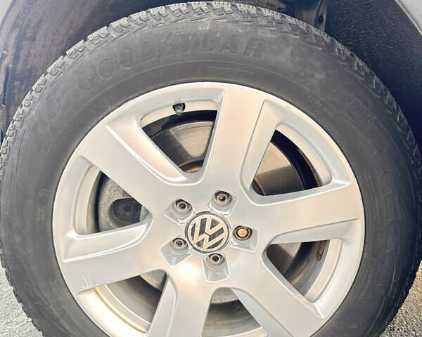 Серый Фольксваген Тигуан, объемом двигателя 1.98 л и пробегом 93 тыс. км за 21500 $, фото 15 на Automoto.ua