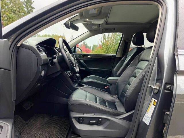 Сірий Фольксваген Тігуан, об'ємом двигуна 2 л та пробігом 33 тис. км за 15100 $, фото 4 на Automoto.ua