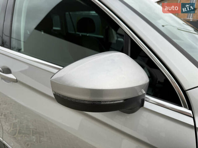 Серый Фольксваген Тигуан, объемом двигателя 2 л и пробегом 87 тыс. км за 23900 $, фото 30 на Automoto.ua