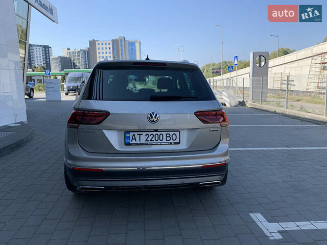 Серый Фольксваген Тигуан, объемом двигателя 1.98 л и пробегом 295 тыс. км за 19500 $, фото 3 на Automoto.ua