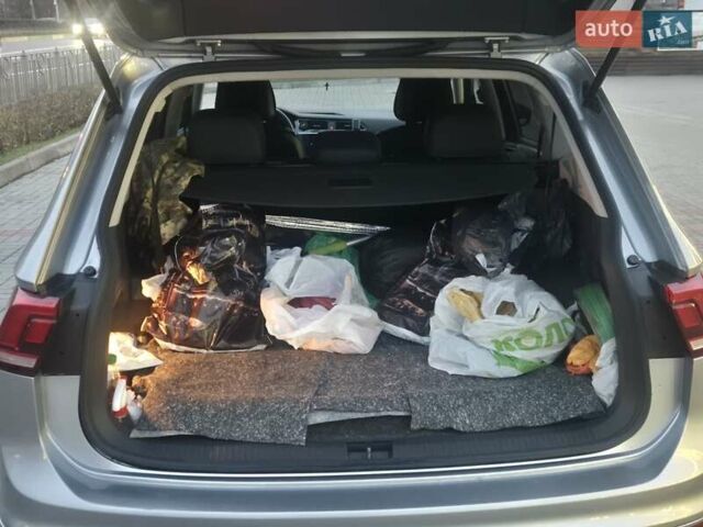 Серый Фольксваген Тигуан, объемом двигателя 1.98 л и пробегом 73 тыс. км за 21000 $, фото 4 на Automoto.ua