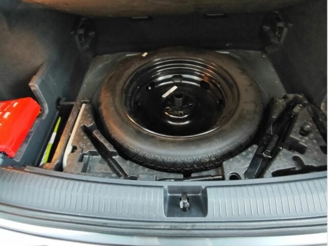 Серый Фольксваген Тигуан, объемом двигателя 2 л и пробегом 140 тыс. км за 9700 $, фото 16 на Automoto.ua