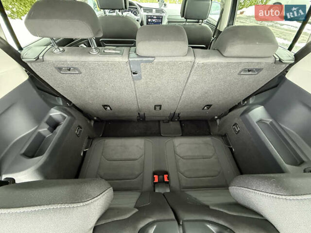 Серый Фольксваген Тигуан, объемом двигателя 2 л и пробегом 241 тыс. км за 26999 $, фото 68 на Automoto.ua