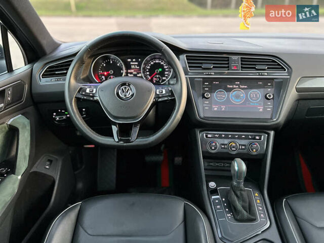 Сірий Фольксваген Тігуан, об'ємом двигуна 1.98 л та пробігом 123 тис. км за 29700 $, фото 23 на Automoto.ua