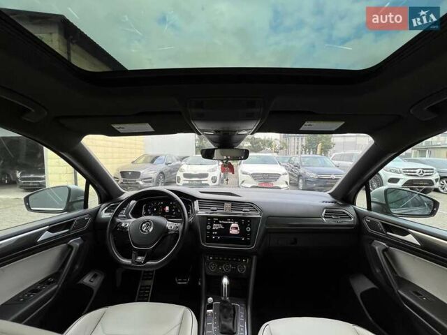 Сірий Фольксваген Тігуан, об'ємом двигуна 2 л та пробігом 40 тис. км за 28200 $, фото 10 на Automoto.ua