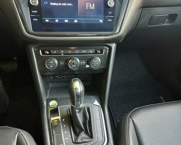 Сірий Фольксваген Тігуан, об'ємом двигуна 1.98 л та пробігом 47 тис. км за 22000 $, фото 10 на Automoto.ua