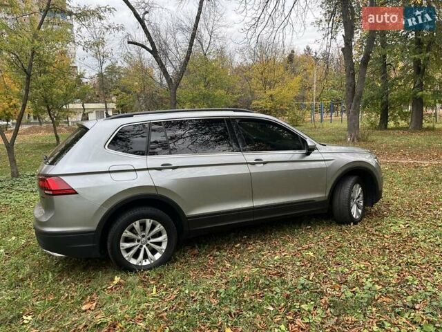 Серый Фольксваген Тигуан, объемом двигателя 1.98 л и пробегом 93 тыс. км за 19500 $, фото 12 на Automoto.ua