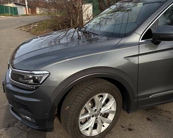 Серый Фольксваген Тигуан, объемом двигателя 1.98 л и пробегом 114 тыс. км за 25100 $, фото 3 на Automoto.ua