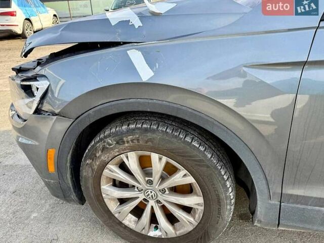 Серый Фольксваген Тигуан, объемом двигателя 2 л и пробегом 91 тыс. км за 11300 $, фото 16 на Automoto.ua