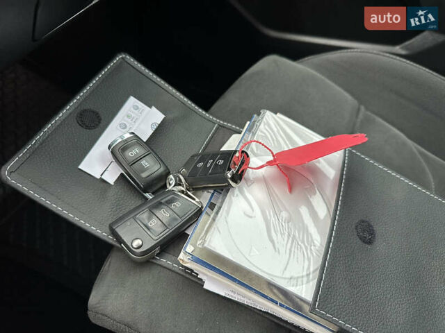 Серый Фольксваген Тигуан, объемом двигателя 1.97 л и пробегом 230 тыс. км за 27100 $, фото 38 на Automoto.ua