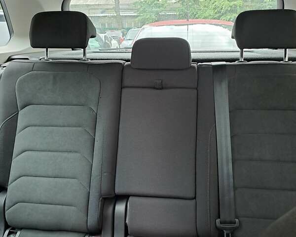 Сірий Фольксваген Тігуан, об'ємом двигуна 2 л та пробігом 77 тис. км за 30900 $, фото 9 на Automoto.ua