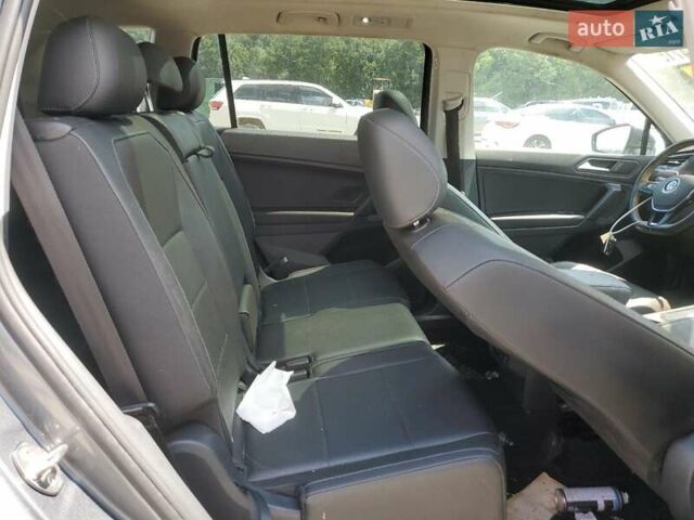 Серый Фольксваген Тигуан, объемом двигателя 2 л и пробегом 104 тыс. км за 4200 $, фото 10 на Automoto.ua