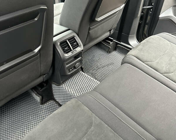 Сірий Фольксваген Тігуан, об'ємом двигуна 1.98 л та пробігом 181 тис. км за 27800 $, фото 5 на Automoto.ua