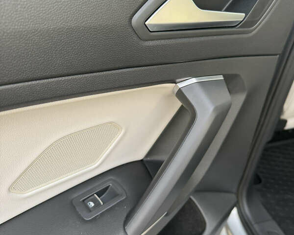 Серый Фольксваген Тигуан, объемом двигателя 1.98 л и пробегом 110 тыс. км за 17900 $, фото 9 на Automoto.ua