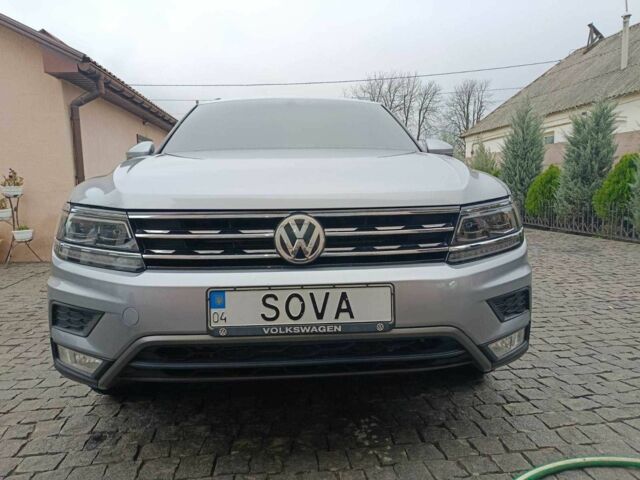 Серый Фольксваген Тигуан, объемом двигателя 2 л и пробегом 109 тыс. км за 21000 $, фото 12 на Automoto.ua